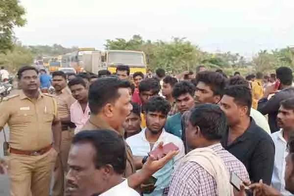 accident near cudaalore two women passes away 