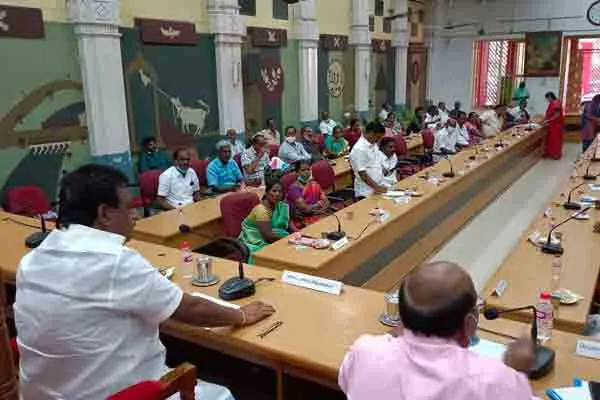Panchayat Committee Meeting! Member who asked ‘Where is the Collector?’! The leader of ‘not necessarily’!