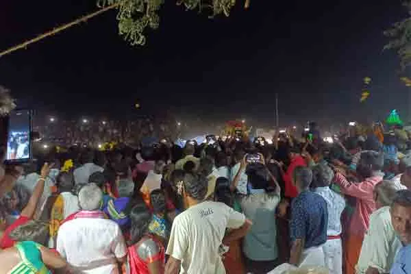 vThieves involved in theft  at temple ceremony!