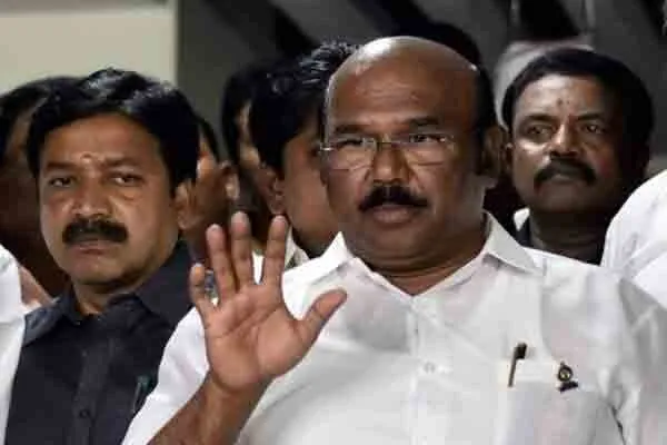 Jayakumar signed at the Trichy police station