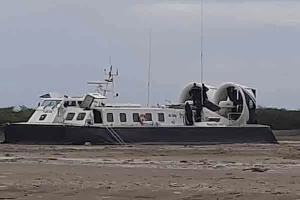 Naval ship encamped at Kodiakkara! People in fear!