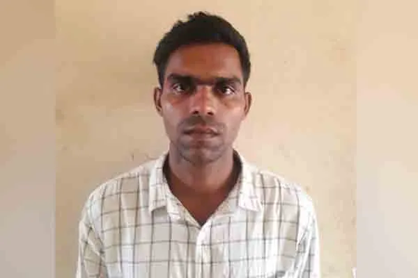 Prisoner escapes by pushing a cop near trichy 