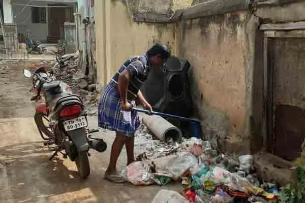 Stagnant waste water! Husband of the councilor who landed on the field!