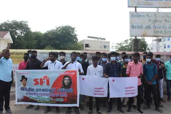 Opposition to turning it into a women's college! SFI struggle 