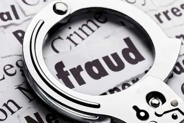 8 lakh roll to real estate tycoon; Three, including a woman, cheated in the name of a treasury employee!