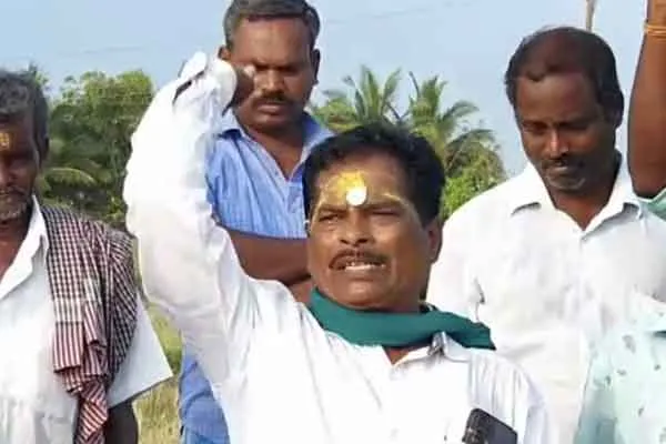 Farmers demand with single rupee on forehead!