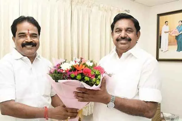 ADMK members oppose to Salem District Secretary Elangovan  