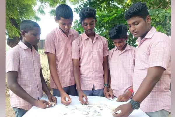 Chinese ceramic tiles found by government school students! Evidence of Tamil-Chinese trade relations