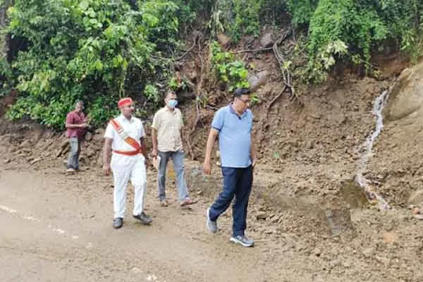 Landslide repair on Yercaud Hill Trail; Traffic resumed!