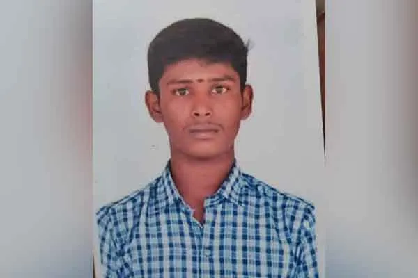  Student who lost his life for his parents who are living apart !!