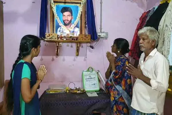 fiance passed away young woman stay with her mother in law  