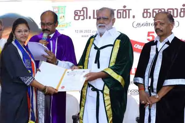 Minister I. Periyasamy at the graduation ceremony
