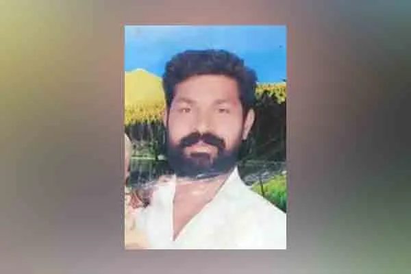 Husband escaped after hitting his wife 