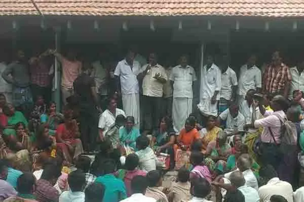 Government officials denying caste certificate despite being told by the court  fought!