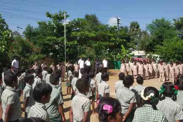 The matter of Vannianur school has come to an end!  children who have returned to the classroom...!!