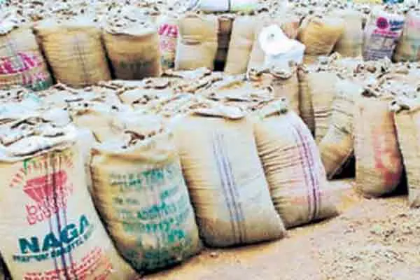 Farmers demands more price in Ulunthorpeat 