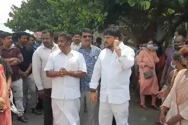 Pondicherry MLA in struggle with public 