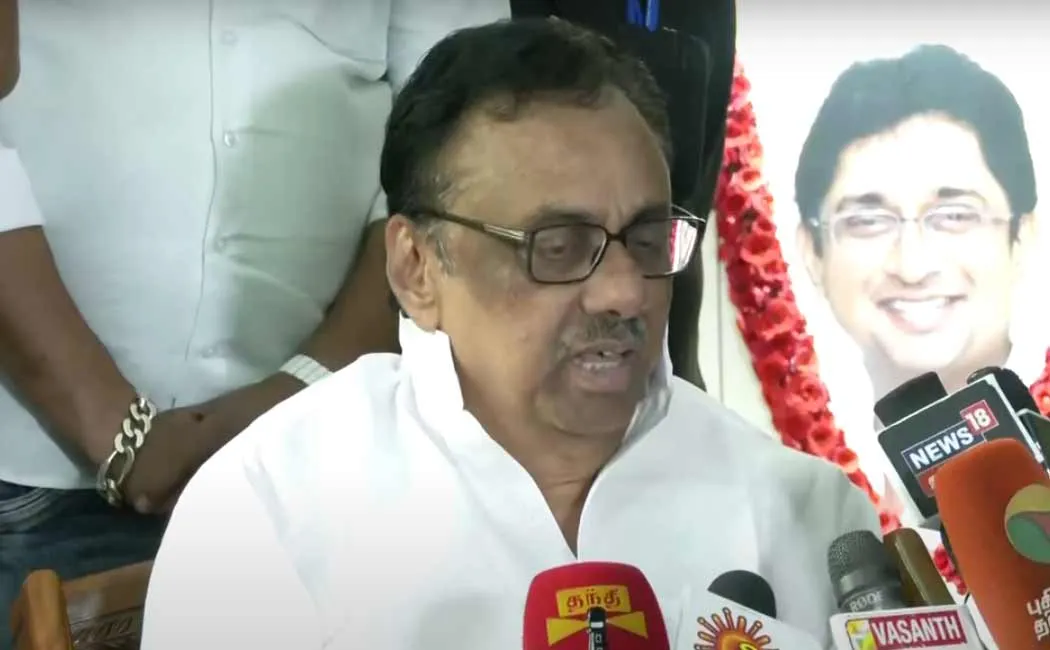 EVKS elangovan seeks chance for son in erode by-elections