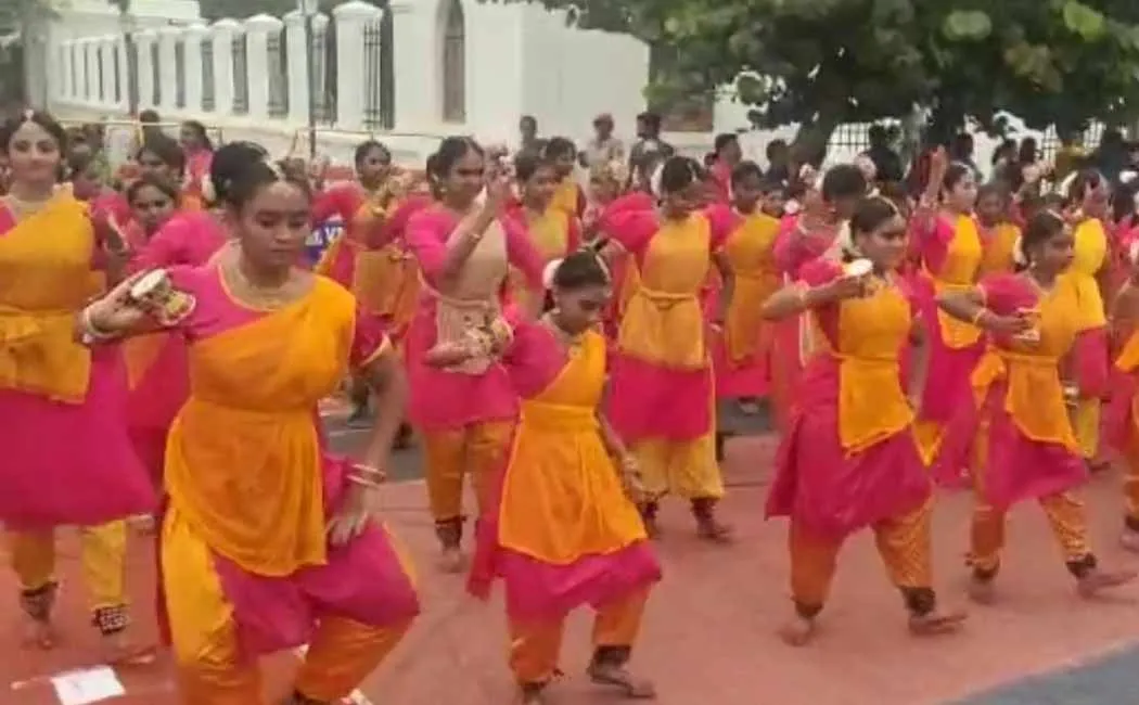  Bharatanatyam artists participated world record event in puducherry
