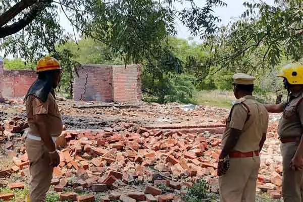 Three passes away in firecracker factory accident Financed by the CM 