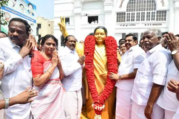 Check for double leaf? Next twist in ADMK!