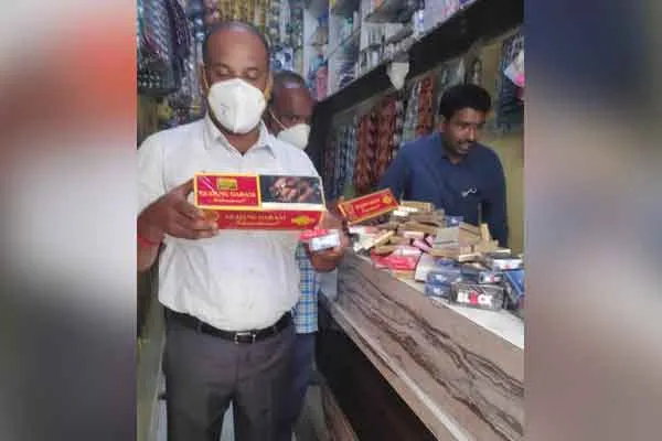 Use of plastic in the corporation ... 15 shops fined ..!
