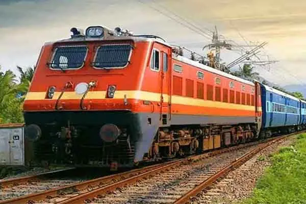 Person had injured near morapur railway station loco pilot ArunKumar save live  