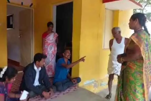 The husband of the Panchayat Council Chairman slandered the ward member who asked for water!