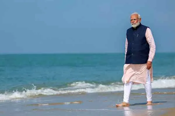 Prime Minister Modi left for Delhi after completing a three-day trip!