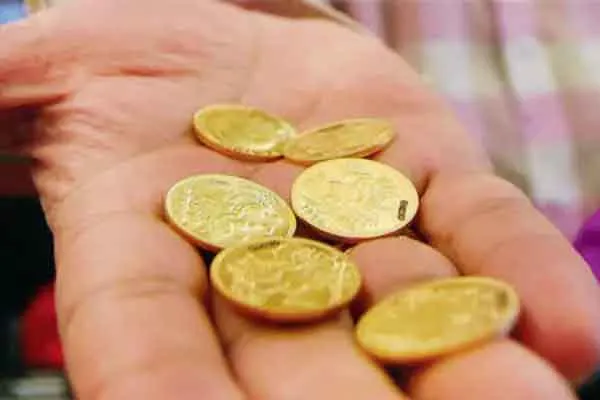 Fraud by talking on a cell phone claiming to deliver gold