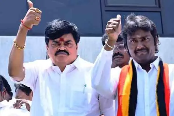 Rajendra Balaji accompanied by Vijaya Prabhakaran