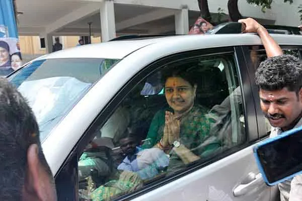  Will Sasikala come safely to chennai 