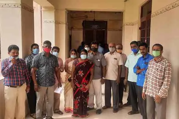 25 Anna University  teachers have submitted a petition to the Vice Chancellor ...