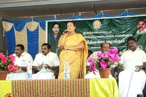 MLA Thenmozhi sekar made vote campaign on government function 