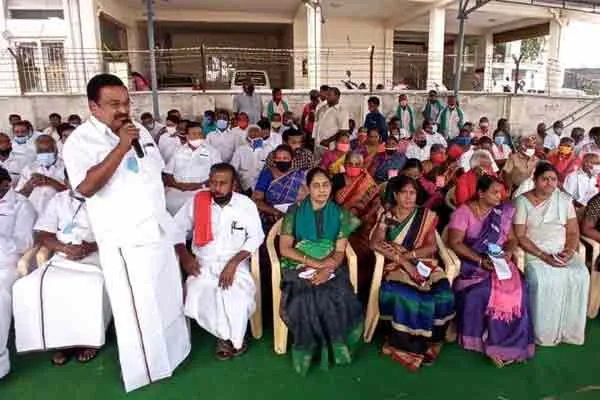 Erode various political party supports farmers 