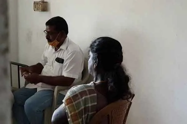 Dasildar caught  while taking bribe  