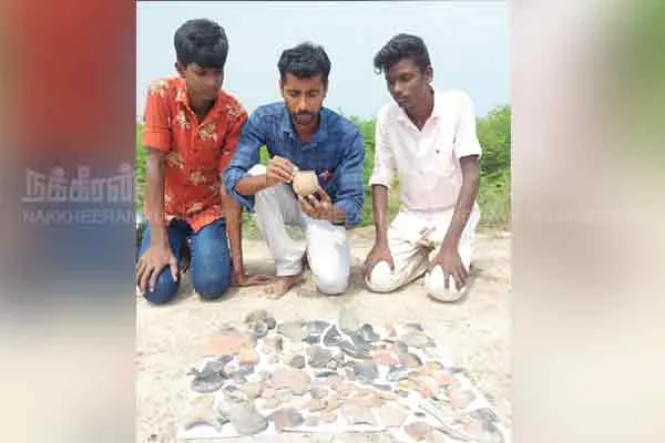 Discovery of pottery tiles with Indus Valley symbols