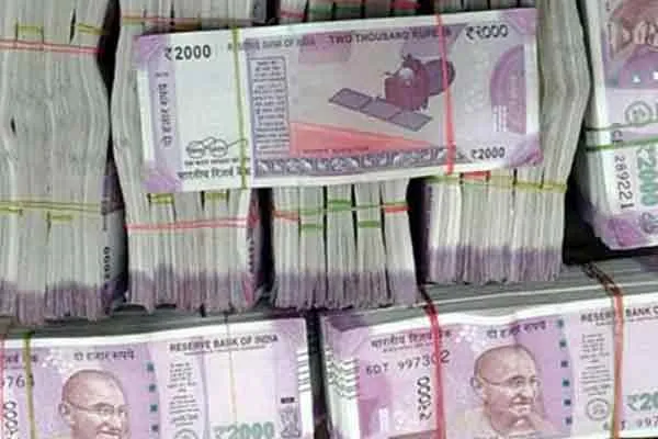 Did the female MLA buy Rs 2 crore for the Edappadi  trust vote 