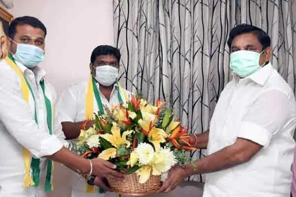 Vettuva gounder people show's their supports to DMK 