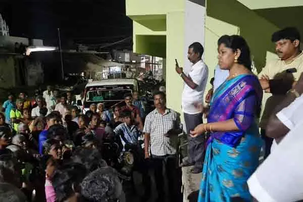 Dindigul I Periyasamy daughter made election campaign  