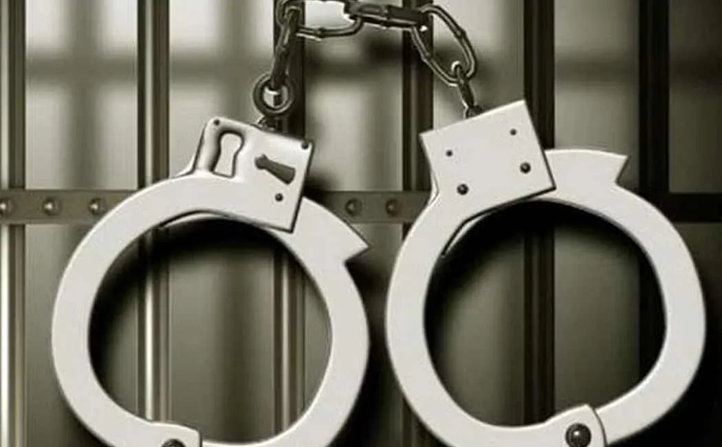2 persons arrested for hoarding 850 kg of ration rice
