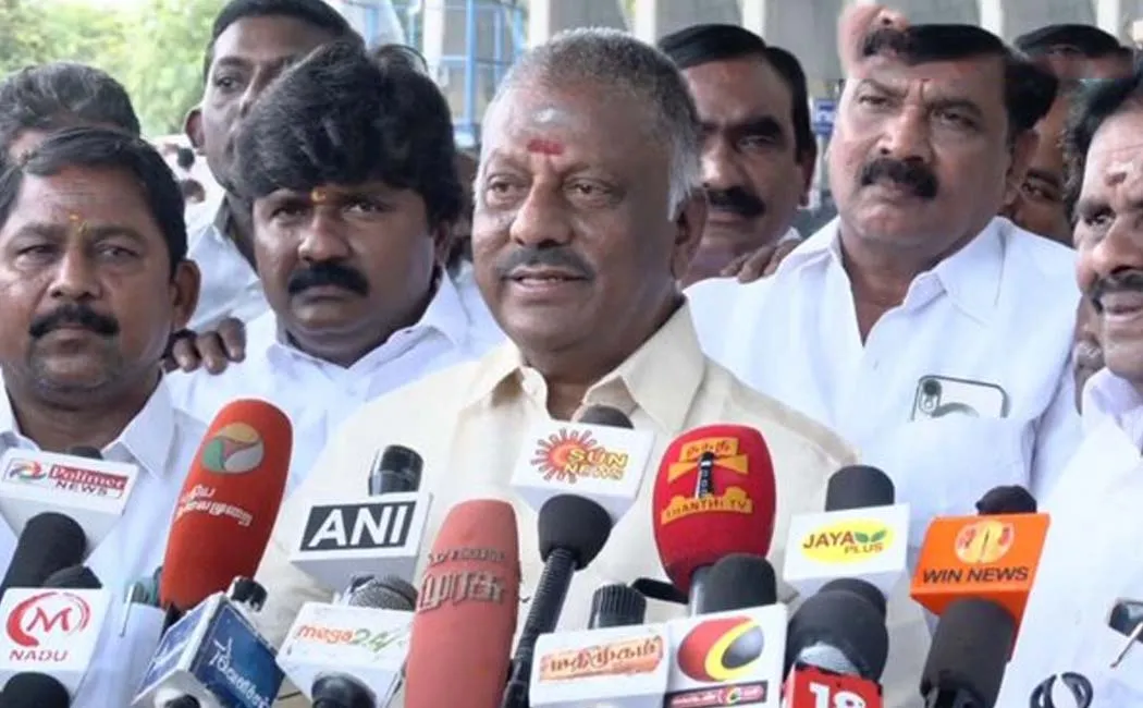 o panneerselvam answer Sasikala will be invited to the conference in Trichy