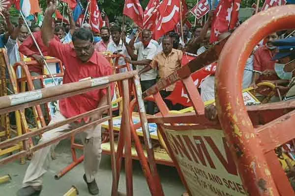 Workers who tried to blockade the coimbatore  Collector Office ...