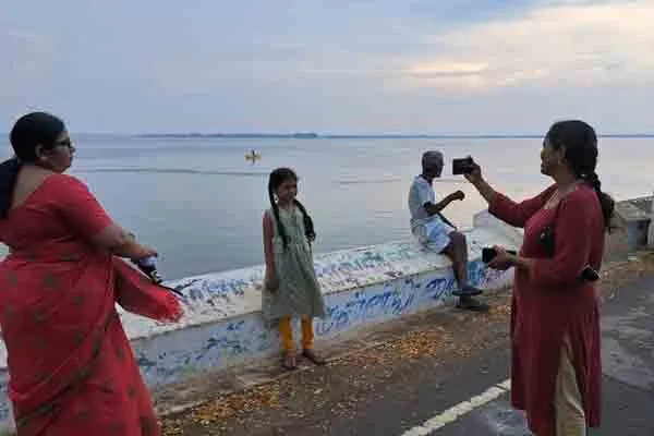 Ponni's Selvan's single path; Viranam Lake attracts tourists!