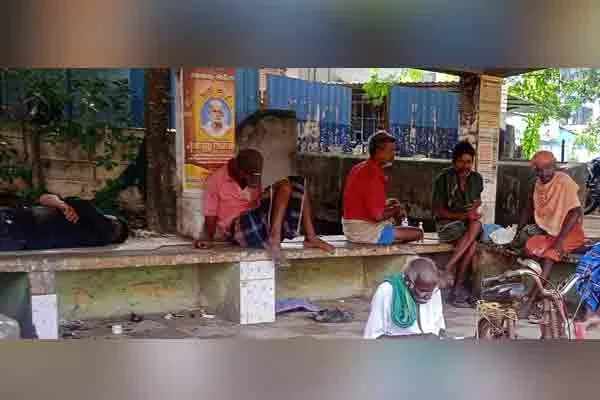 Counterfeit alcohol sold without restriction! People demand to take action!
