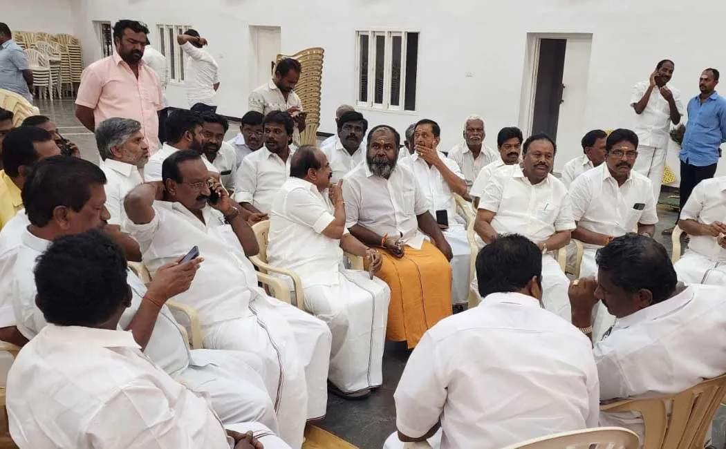 ex admk minister dindigul srinivasan talk about ops 