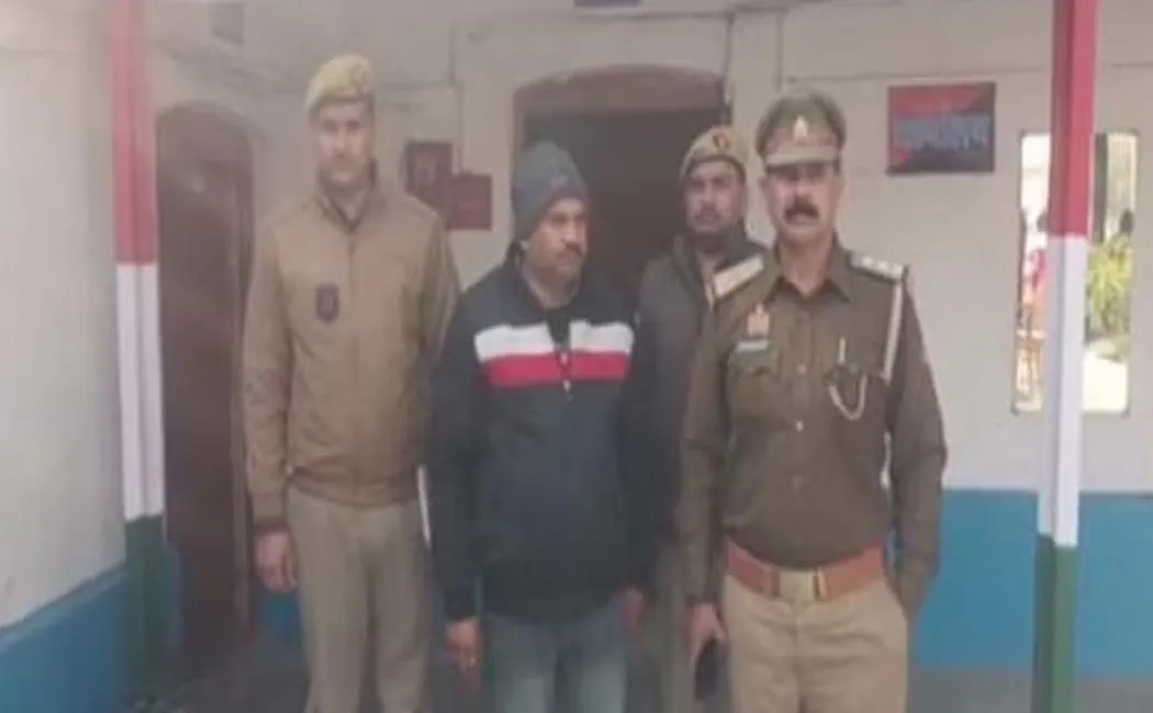 Tragedy happened young woman train running  Uttar Pradesh ticket inspector arrested