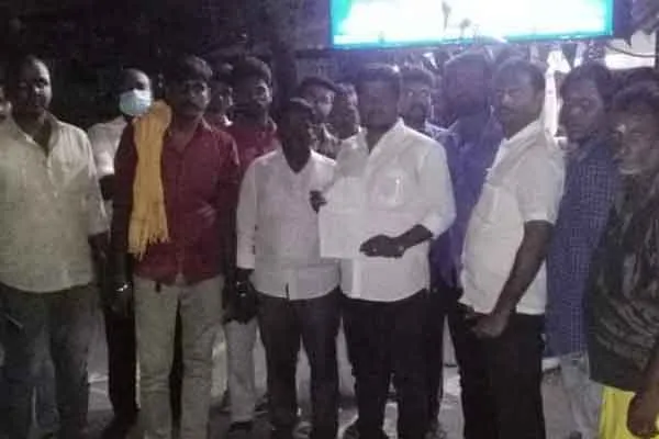 AMMK people advertised  for Jayalalithaa 