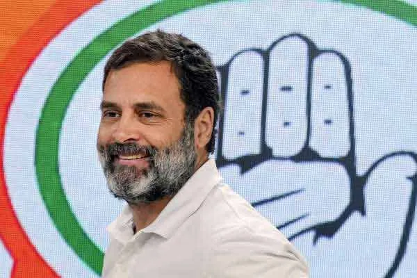 Rahul announced to vacate the government bungalow