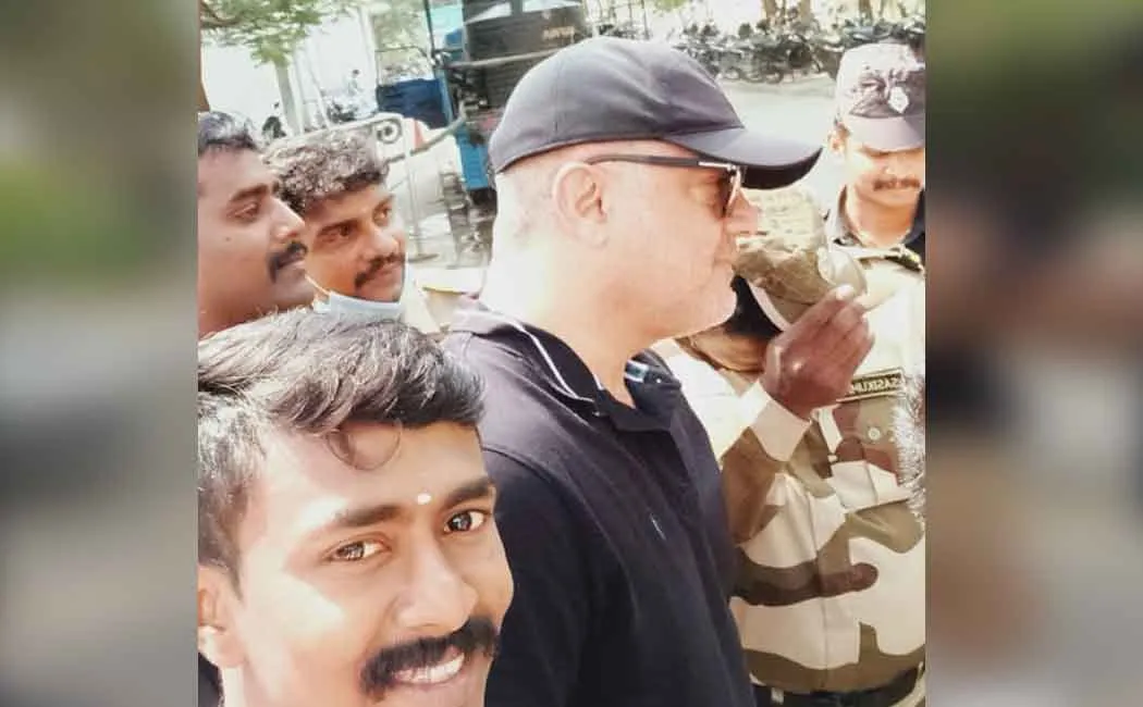 Actor Ajith visted chennai commissioner office 